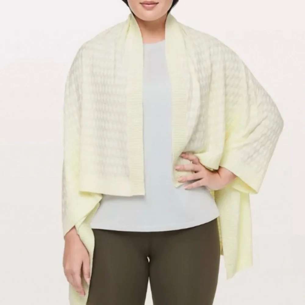 Lululemon Ivory Divinity Poncho